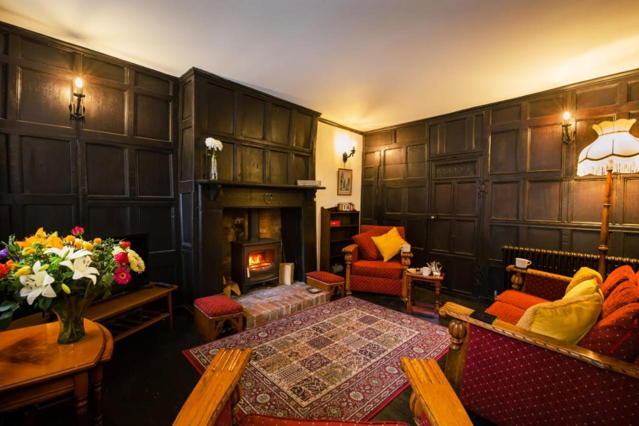 "Wesley House" Historic Home In Town Centre With Parking ชรูว์สเบอรี ภายนอก รูปภาพ
